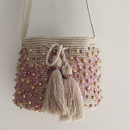 Bolso mini decorado: apliques y perlas