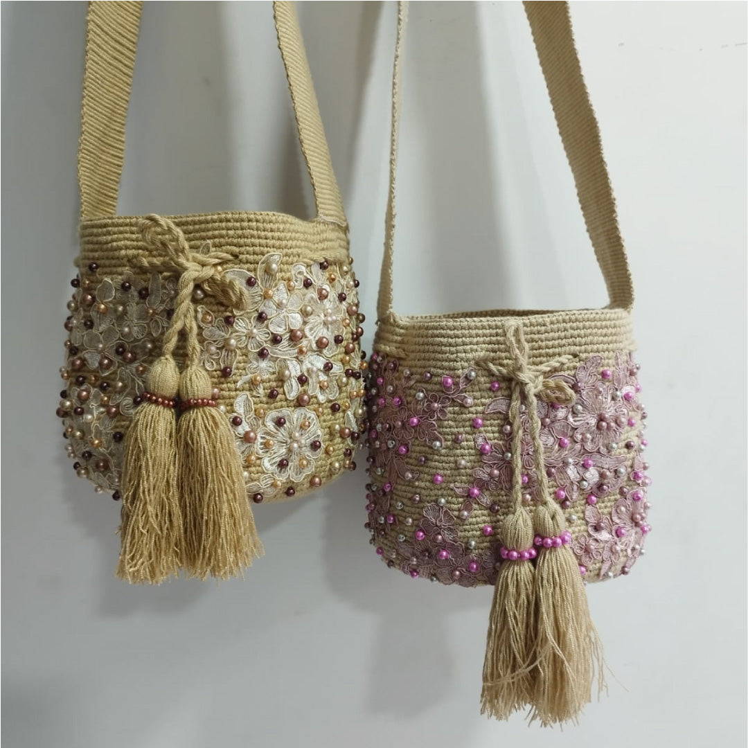 Bolso mini decorado: apliques y perlas