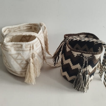 Mochila wayuu mediana con hilo guajiro